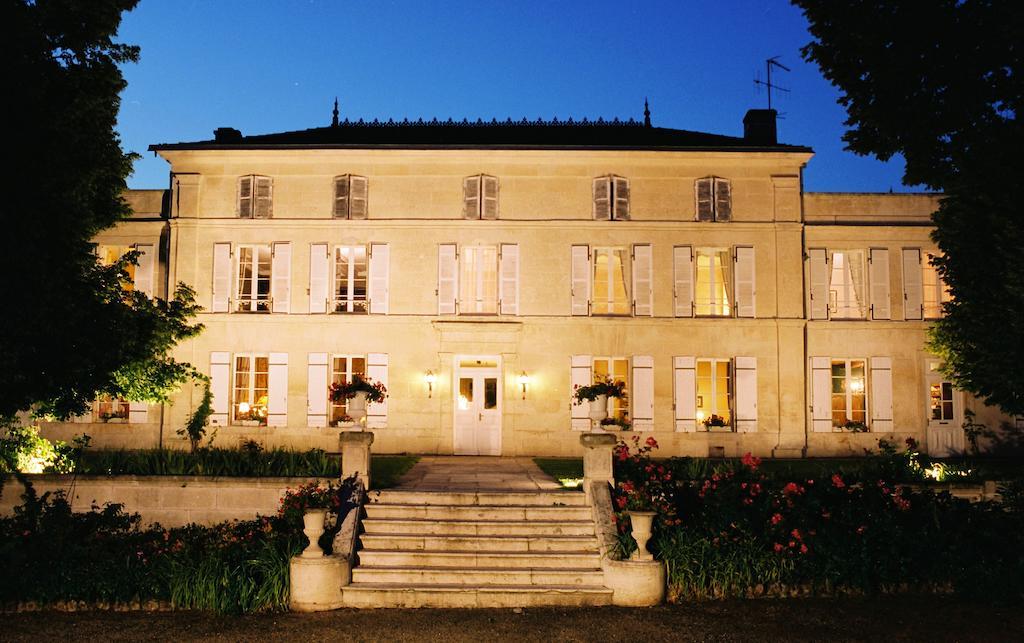 Chateau De Mesnac, Maison D Hote Et Gites Exterior photo